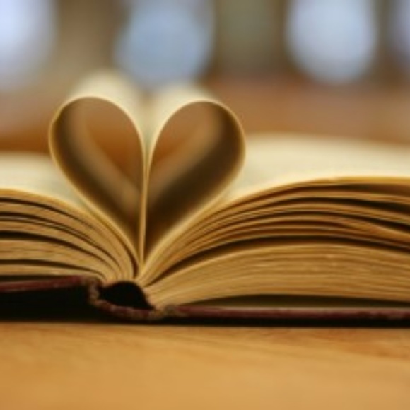 Meet your Posher, Stephanie - Picture 3 of 3